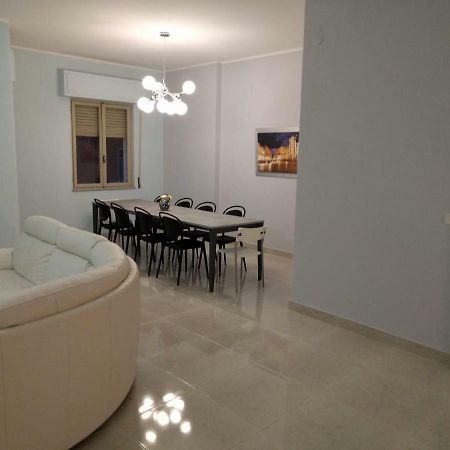 Casa Bella - 3 Baths - Walk to Ortigia Apartment Syracuse Bagian luar foto