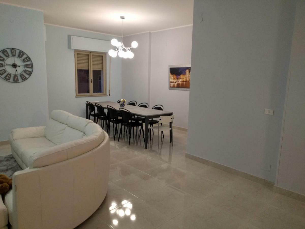 Casa Bella - 3 Baths - Walk to Ortigia Apartment Syracuse Bagian luar foto
