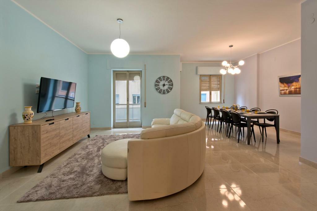 Casa Bella - 3 Baths - Walk to Ortigia Apartment Syracuse Bagian luar foto