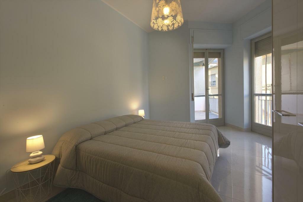 Casa Bella - 3 Baths - Walk to Ortigia Apartment Syracuse Bagian luar foto